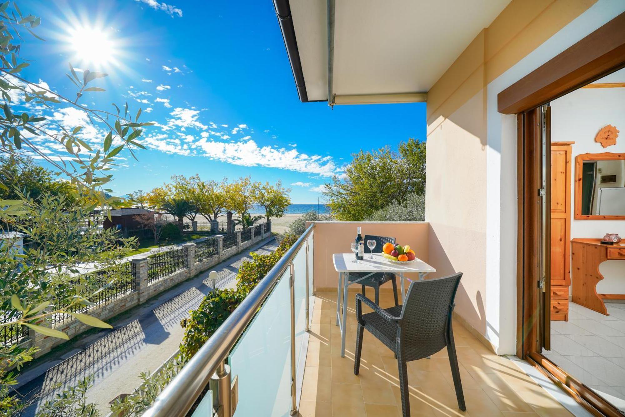 פוטוס Opalium Beach Front Suites מראה חיצוני תמונה