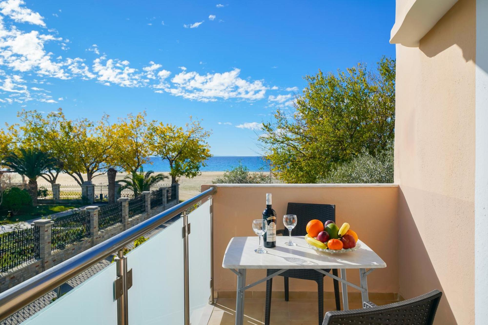 פוטוס Opalium Beach Front Suites מראה חיצוני תמונה