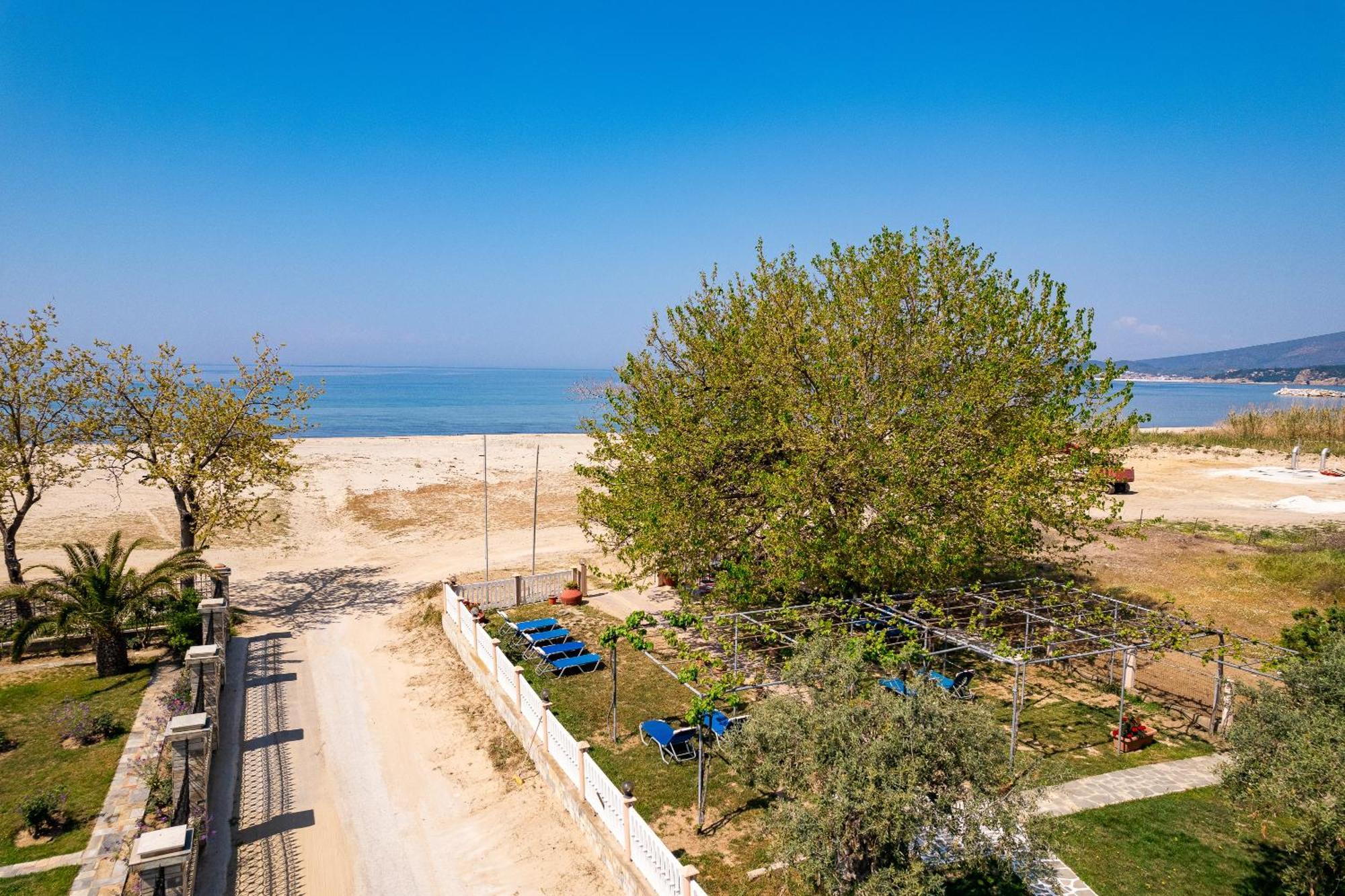 פוטוס Opalium Beach Front Suites מראה חיצוני תמונה