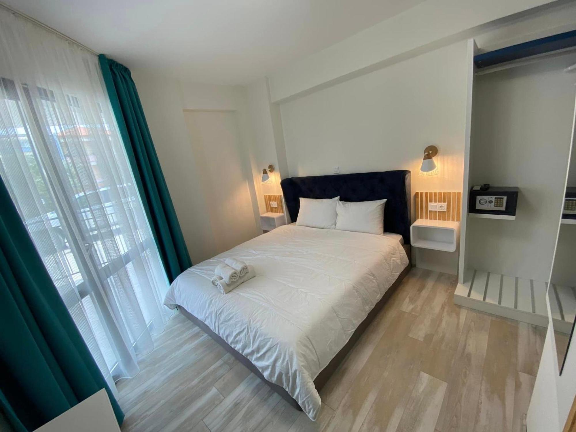 פוטוס Opalium Beach Front Suites מראה חיצוני תמונה