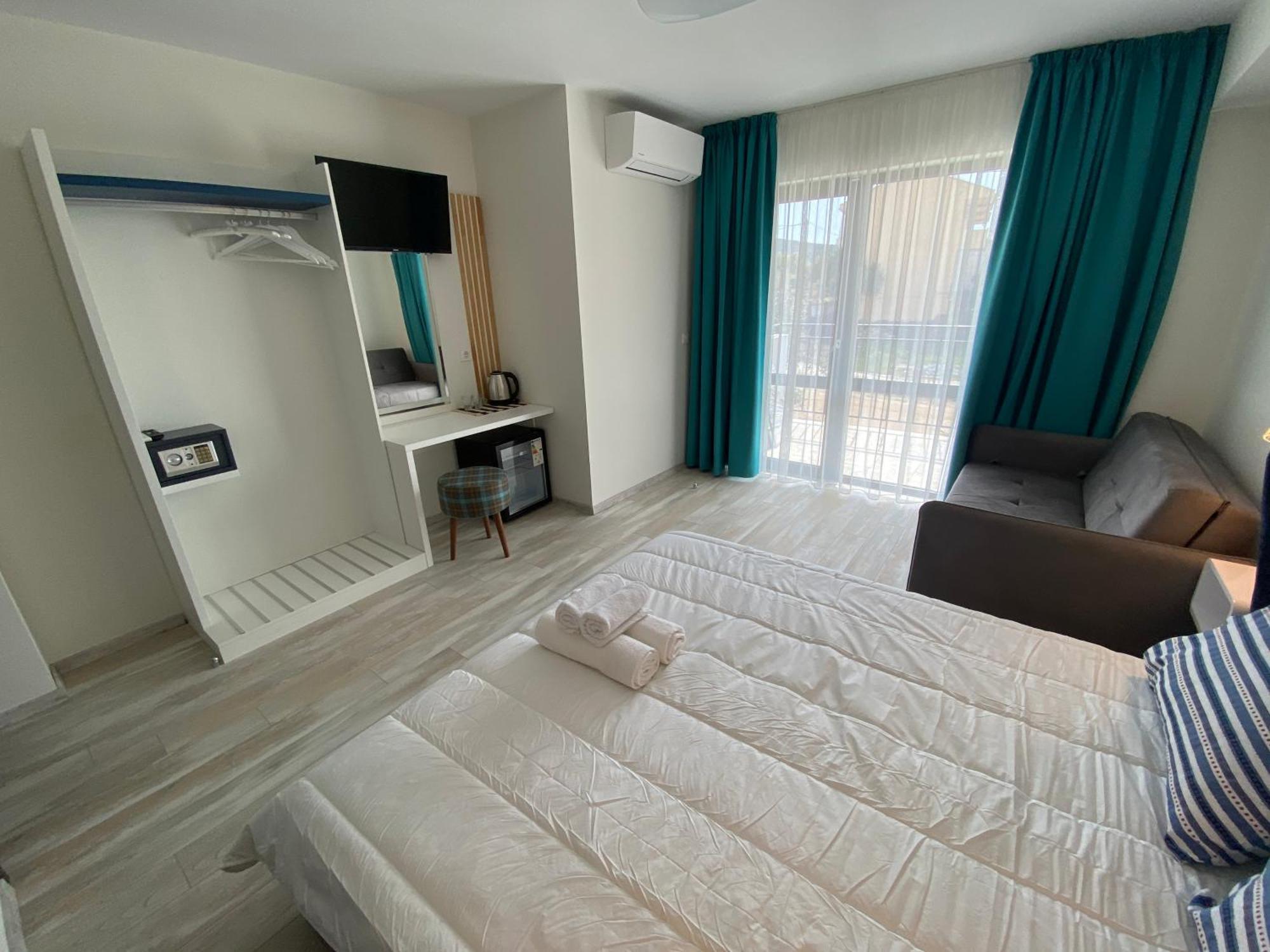 פוטוס Opalium Beach Front Suites מראה חיצוני תמונה