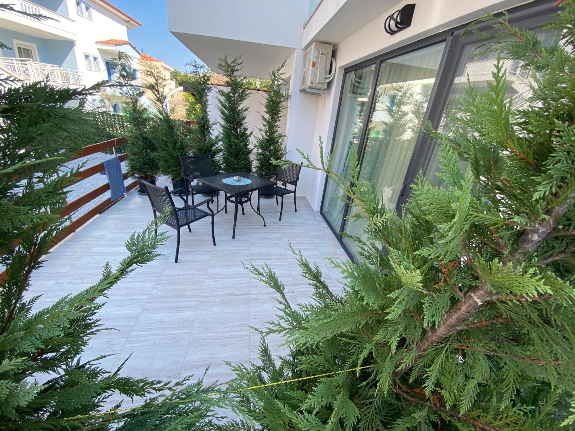פוטוס Opalium Beach Front Suites מראה חיצוני תמונה